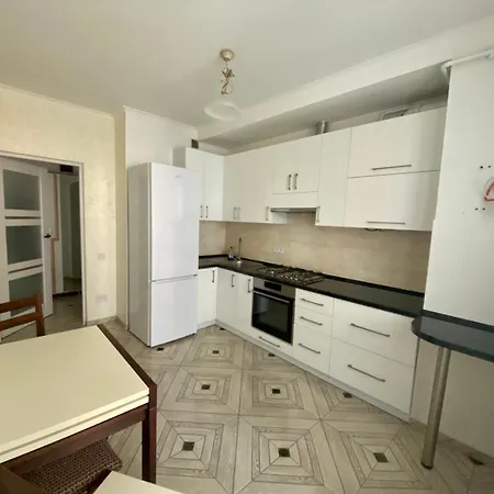 Новобуд.Стрийська,Ашан,Сихів,Автовокзал Lviv Exterior photo